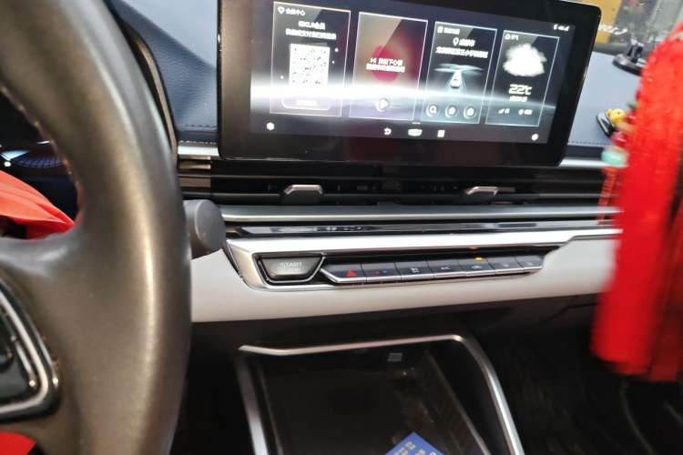 Used Geely Auto Emgrand 2022 4th Generation 1.5L CVT Flagship Model Audio And AC Panel