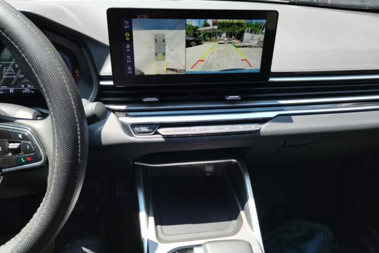 Used Geely Auto Emgrand 2022 4th Generation 1.5L CVT Luxury Model Audio And AC Panel