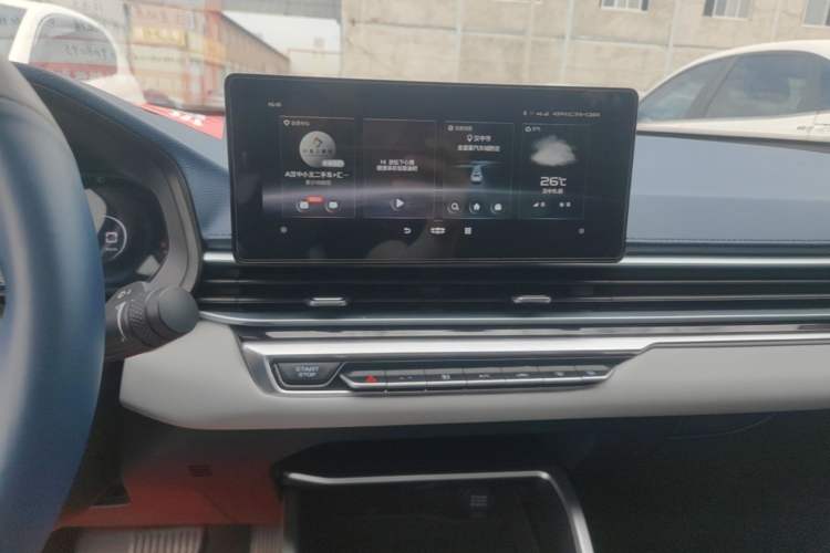 Used Geely Auto Emgrand 2022 4th Generation 1.5L CVT Flagship Model Audio And AC Panel