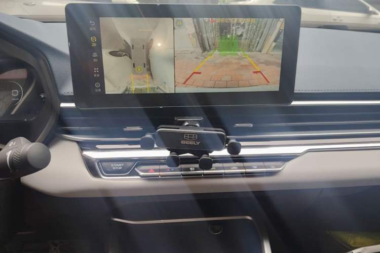 Used Geely Auto Emgrand 2022 4th Generation 1.5L CVT Flagship Model Audio And AC Panel