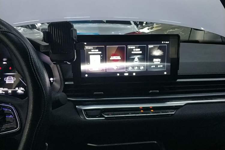 Used Geely Auto Emgrand 2022 4th Generation 1.5L Manual Elite Model Audio And AC Panel