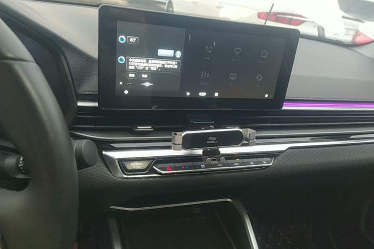 Used Geely Auto Emgrand 2022 4th Generation 1.5L CVT Luxury Model Audio And AC Panel