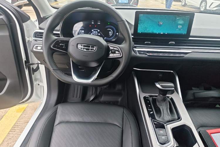 Used Geely Auto Emgrand 2022 4th Generation 1.5L CVT Luxury Model Audio And AC Panel