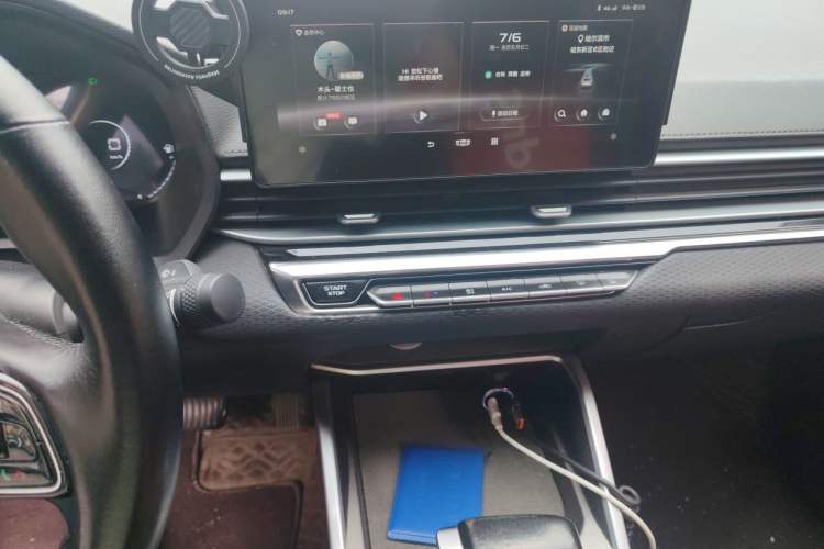 Used Geely Auto Emgrand 2022 4th Generation 1.5L CVT Luxury Model Audio And AC Panel