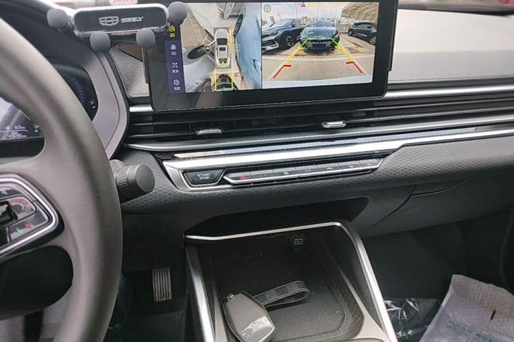 Used Geely Auto Emgrand 2022 4th Generation 1.5L CVT Luxury Model Audio And AC Panel