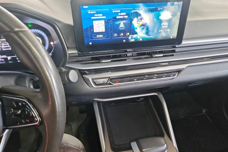 Used Geely Auto Emgrand 2022 4th Generation 1.5L CVT Luxury Model Audio And AC Panel