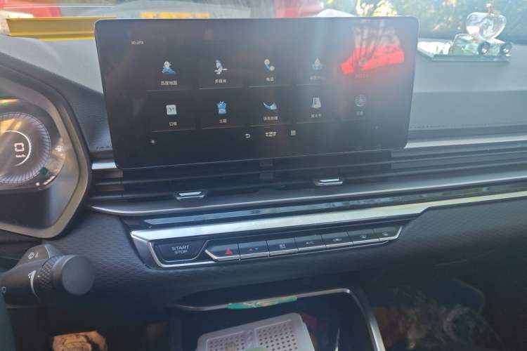 Used Geely Auto Emgrand 2022 4th Generation 1.5L CVT Luxury Model Audio And AC Panel