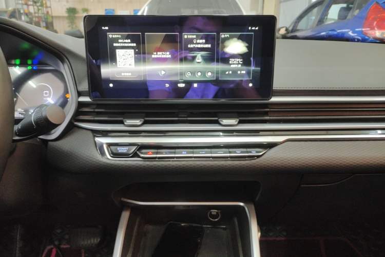 Used Geely Auto Emgrand 2022 4th Generation 1.5L CVT Luxury Model Audio And AC Panel