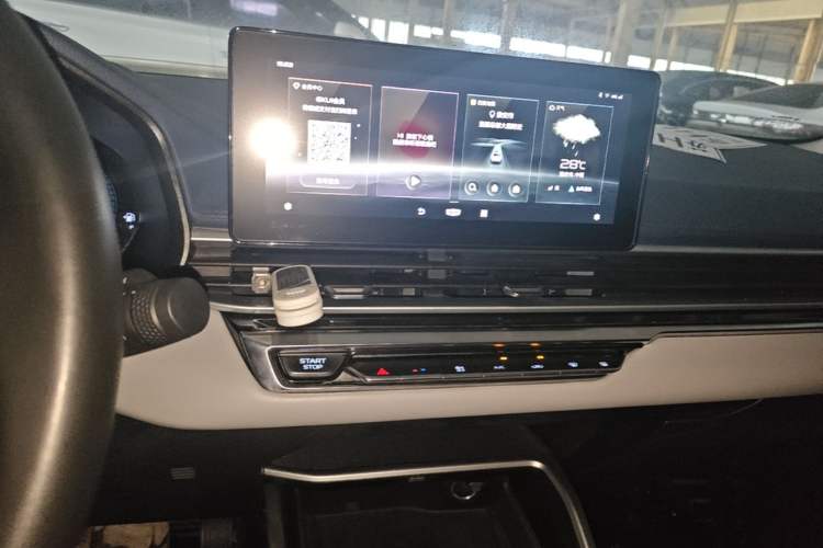 Used Geely Auto Emgrand 2022 4th Generation 1.5L CVT Flagship Model Audio And AC Panel