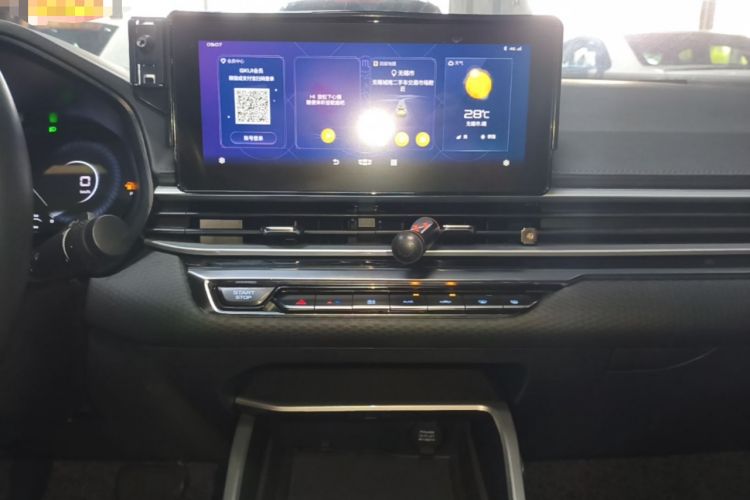 Used Geely Auto Emgrand 2022 4th Generation 1.5L CVT Luxury Model Audio And AC Panel