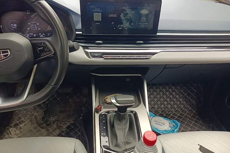 Used Geely Auto Emgrand 2022 4th Generation 1.5L CVT Flagship Model Audio And AC Panel