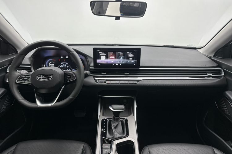 Used Geely Auto Emgrand 2022 4th Generation 1.5L CVT Luxury Model Audio And AC Panel