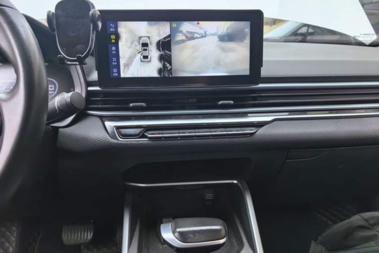 Used Geely Auto Emgrand 2022 4th Generation 1.5L CVT Luxury Model Audio And AC Panel