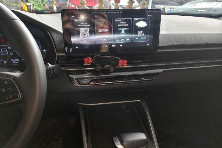 Used Geely Auto Emgrand 2022 4th Generation 1.5L CVT Luxury Model Audio And AC Panel