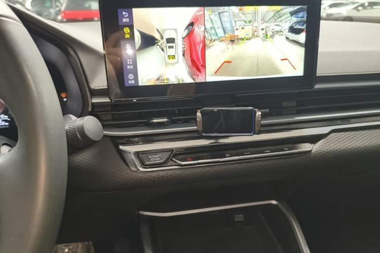 Used Geely Auto Emgrand 2022 4th Generation 1.5L CVT Luxury Model Audio And AC Panel