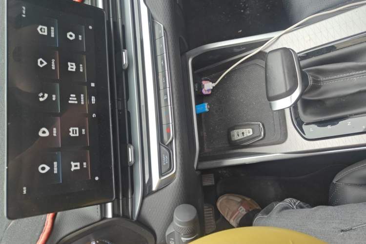 Used Geely Auto Emgrand 2022 4th Generation 1.5L CVT Luxury Model Audio And AC Panel