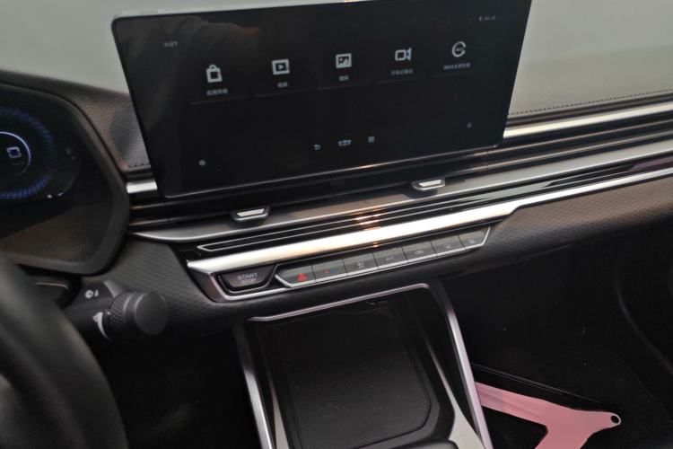 Used Geely Auto Emgrand 2022 4th Generation 1.5L CVT Luxury Model Audio And AC Panel