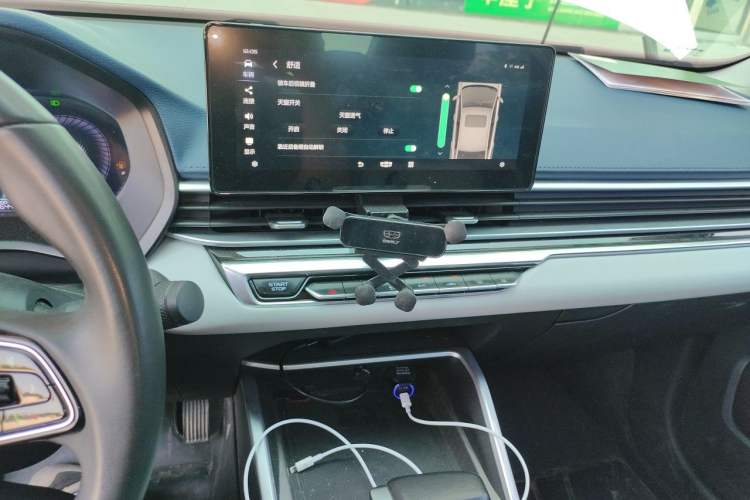 Used Geely Auto Emgrand 2022 4th Generation 1.5L CVT Flagship Model Audio And AC Panel