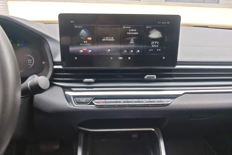 Used Geely Auto Emgrand 2022 4th Generation 1.5L CVT Luxury Model Audio And AC Panel