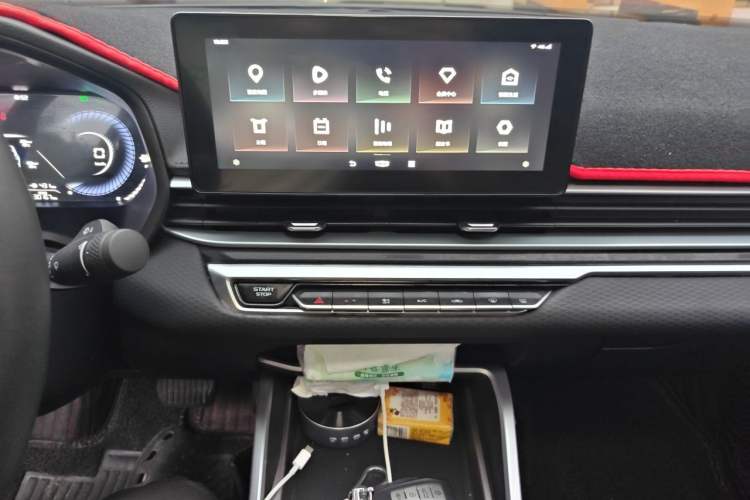 Used Geely Auto Emgrand 2022 4th Generation 1.5L CVT Luxury Model Audio And AC Panel