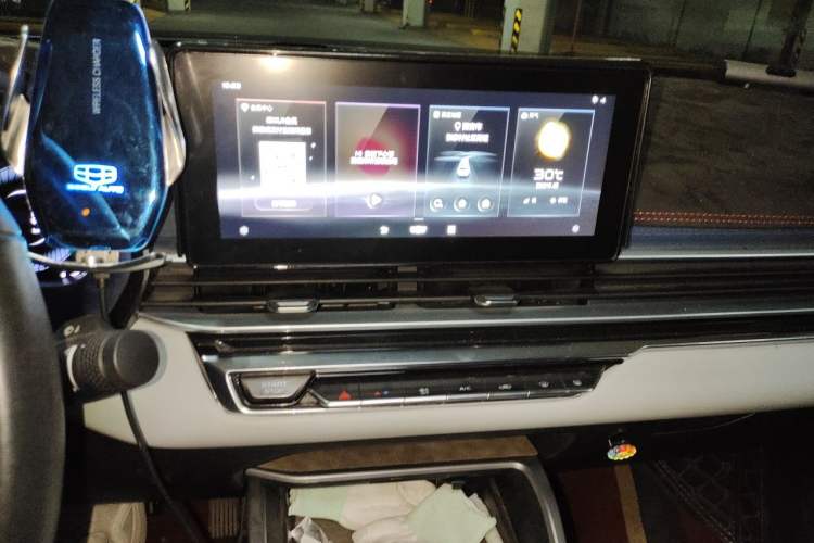 Used Geely Auto Emgrand 2022 4th Generation 1.5L CVT Flagship Model Audio And AC Panel