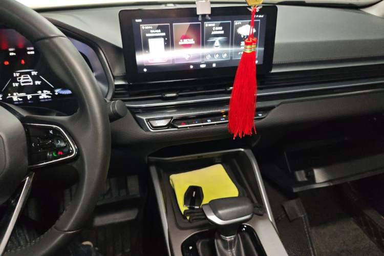 Used Geely Auto Emgrand 2022 4th Generation 1.5L CVT Luxury Model Audio And AC Panel