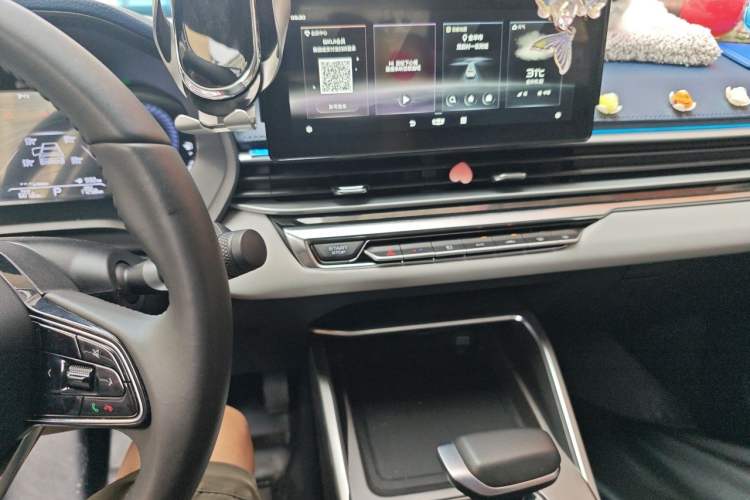 Used Geely Auto Emgrand 2022 4th Generation 1.5L CVT Flagship Model Audio And AC Panel