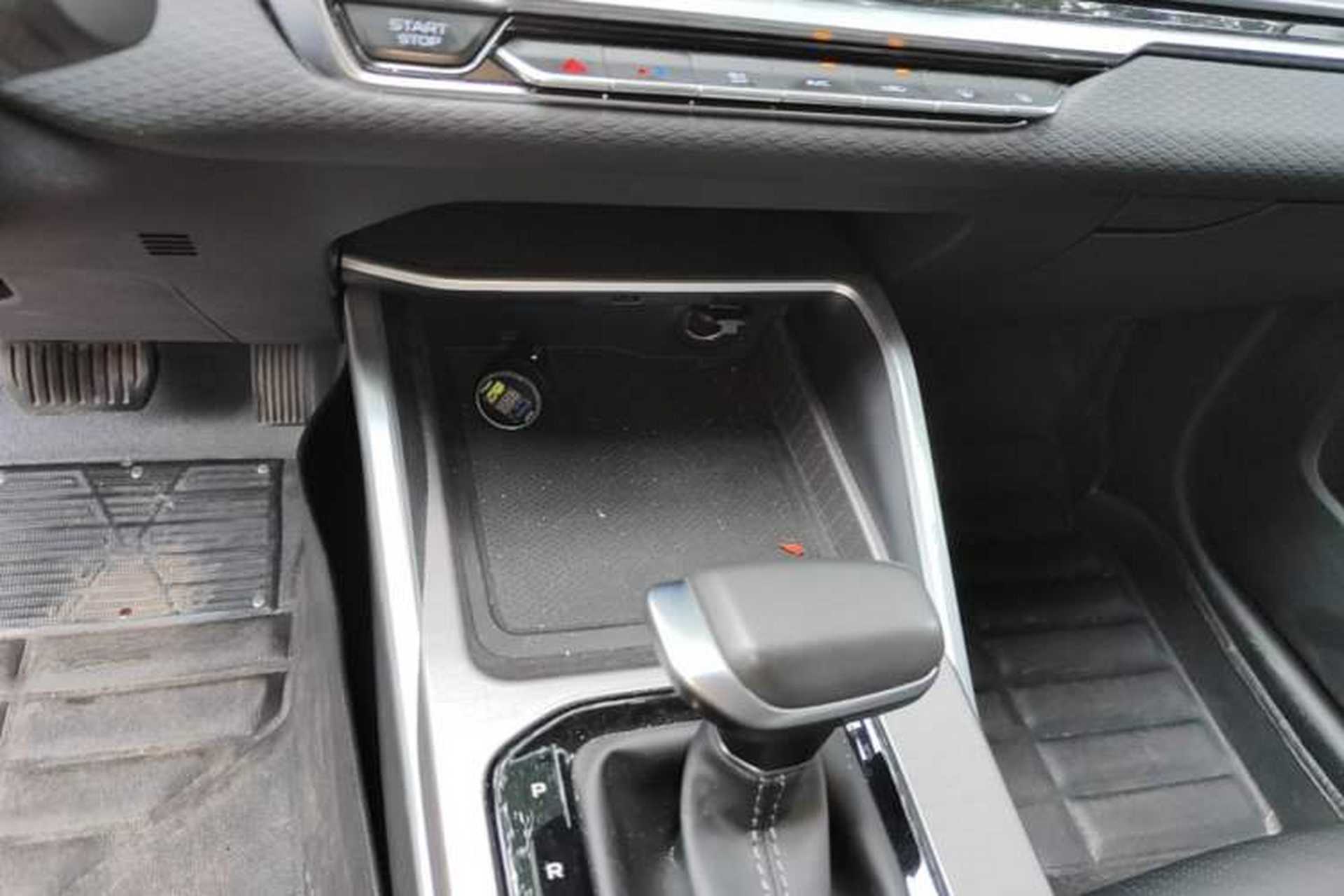 Used Geely Auto Emgrand 2022 4th Generation 1.5L CVT Elite Model Audio And AC Panel