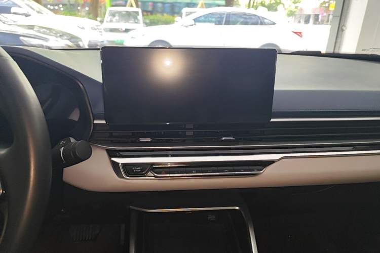 Used Geely Auto Emgrand 2022 4th Generation 1.5L CVT Flagship Model Audio And AC Panel