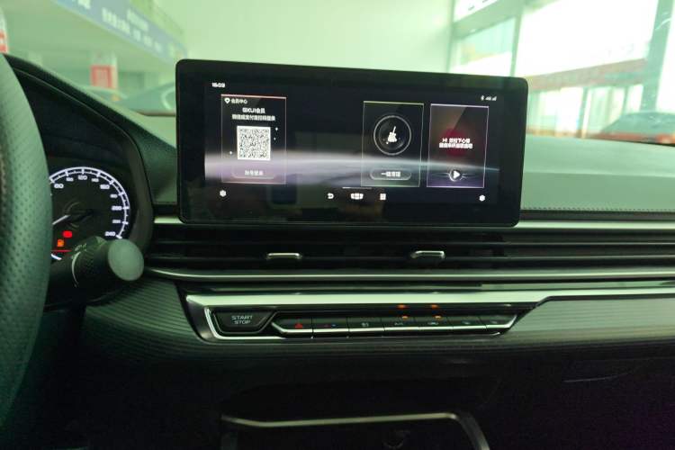Used Geely Auto Emgrand 2022 4th Generation 1.5L CVT Asian Games Edition Audio And AC Panel