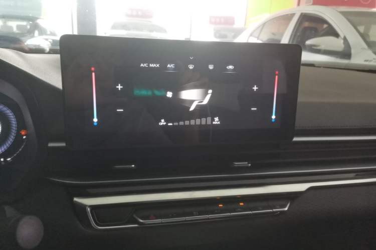 Used Geely Auto Emgrand 2022 4th Generation 1.5L Manual Luxury Model Audio And AC Panel