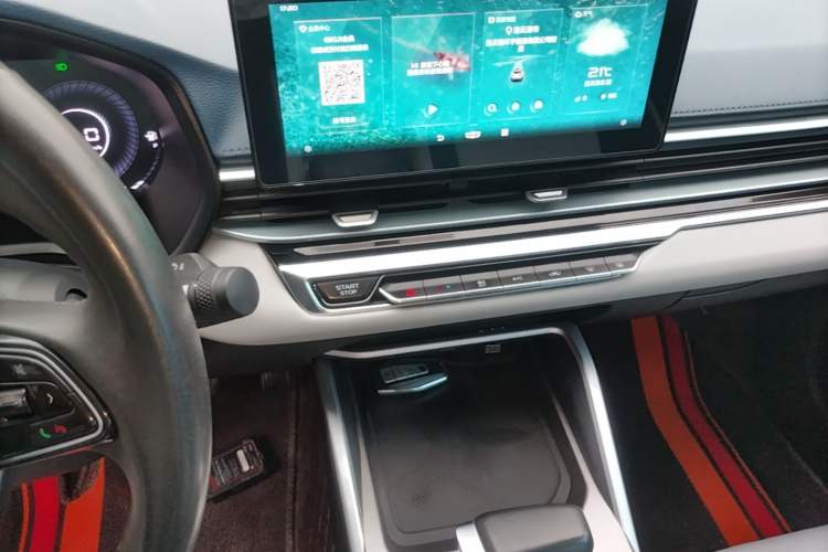 Used Geely Auto Emgrand 2022 4th Generation 1.5L CVT Flagship Model Audio And AC Panel