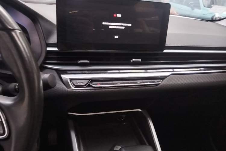 Used Geely Auto Emgrand 2022 4th Generation 1.5L CVT Luxury Model Audio And AC Panel