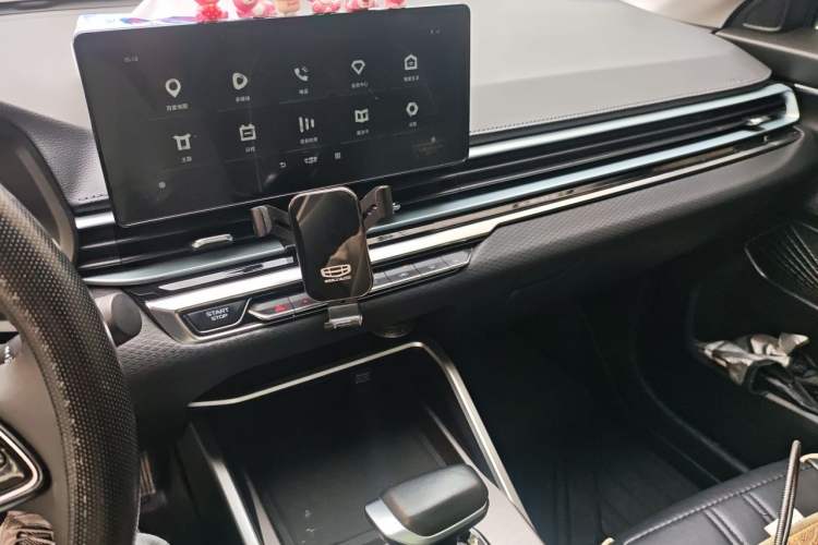 Used Geely Auto Emgrand 2022 4th Generation 1.5L CVT Luxury Model Audio And AC Panel