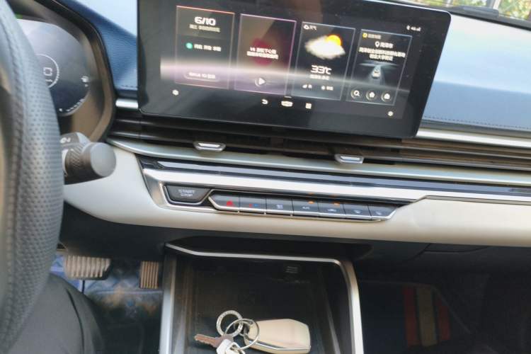 Used Geely Auto Emgrand 2022 4th Generation 1.5L CVT Flagship Model Audio And AC Panel