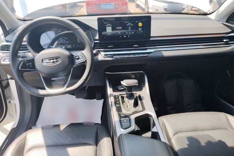 Used Geely Auto Emgrand 2022 4th Generation 1.5L CVT Elite Model Center Console