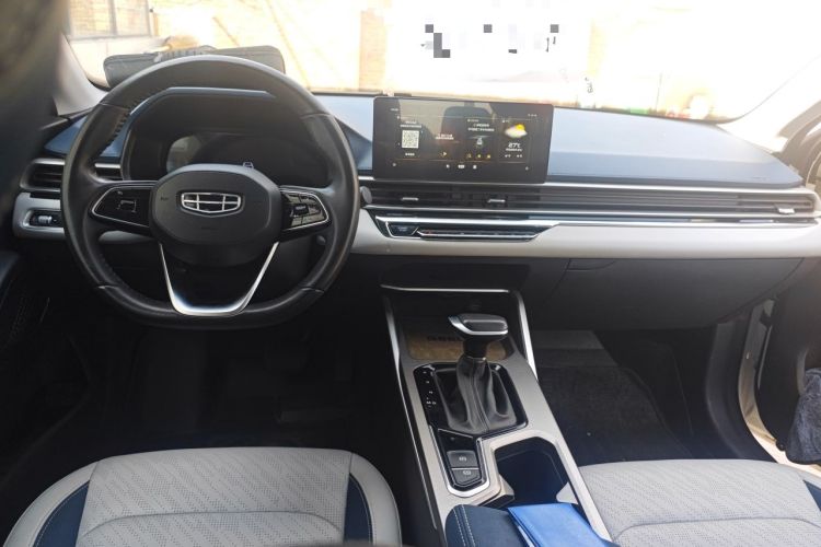 Used Geely Auto Emgrand 2022 4th Generation 1.5L CVT Flagship Model Center Console