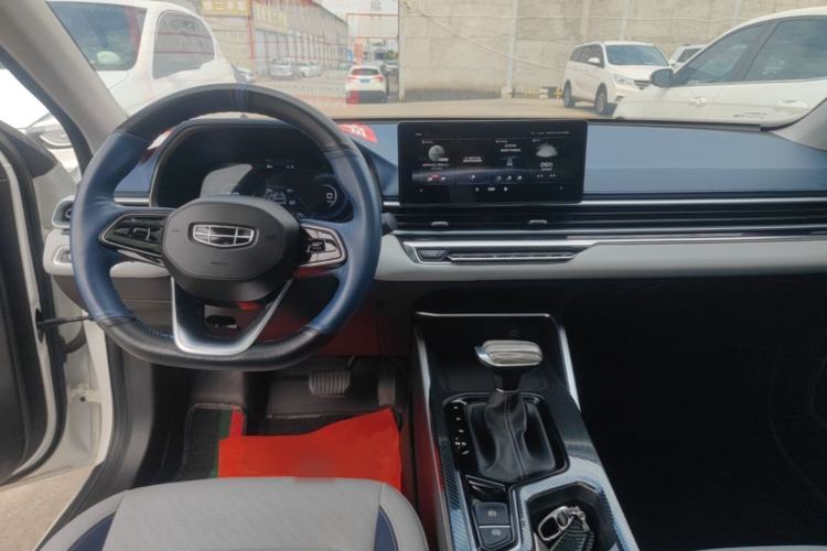 Used Geely Auto Emgrand 2022 4th Generation 1.5L CVT Flagship Model Center Console