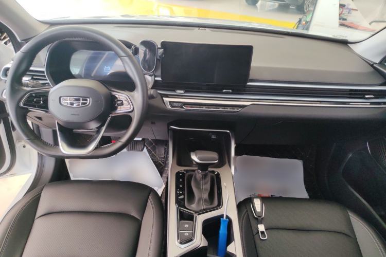 Used Geely Auto Emgrand 2022 4th Generation 1.5L CVT Luxury Model Center Console