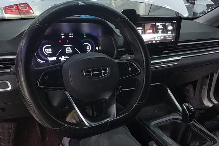 Used Geely Auto Emgrand 2022 4th Generation 1.5L Manual Elite Model Center Console