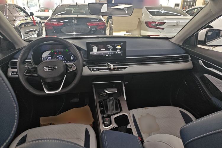 Used Geely Auto Emgrand 2022 4th Generation 1.5L CVT Flagship Model Center Console