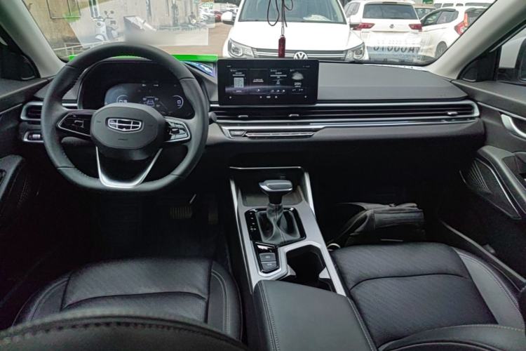 Used Geely Auto Emgrand 2022 4th Generation 1.5L CVT Luxury Model Center Console