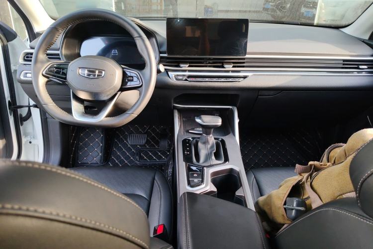 Used Geely Auto Emgrand 2022 4th Generation 1.5L CVT Luxury Model Center Console