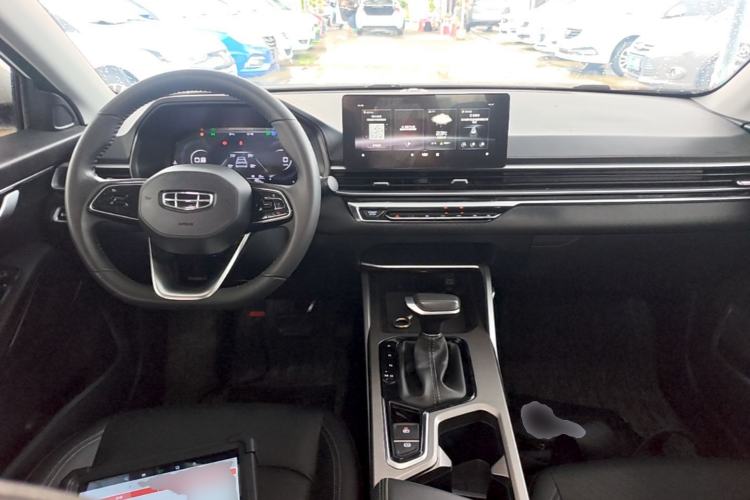 Used Geely Auto Emgrand 2022 4th Generation 1.5L CVT Luxury Model Center Console