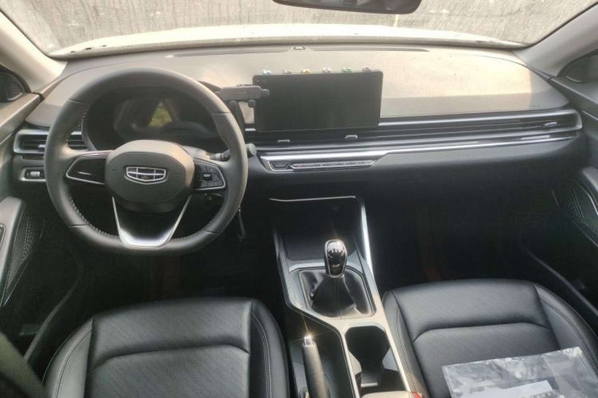 Used Geely Auto Emgrand 2022 4th Generation 1.5L Manual Elite Model Center Console