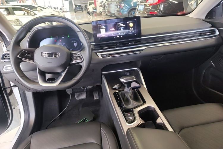 Used Geely Auto Emgrand 2022 4th Generation 1.5L CVT Luxury Model Center Console