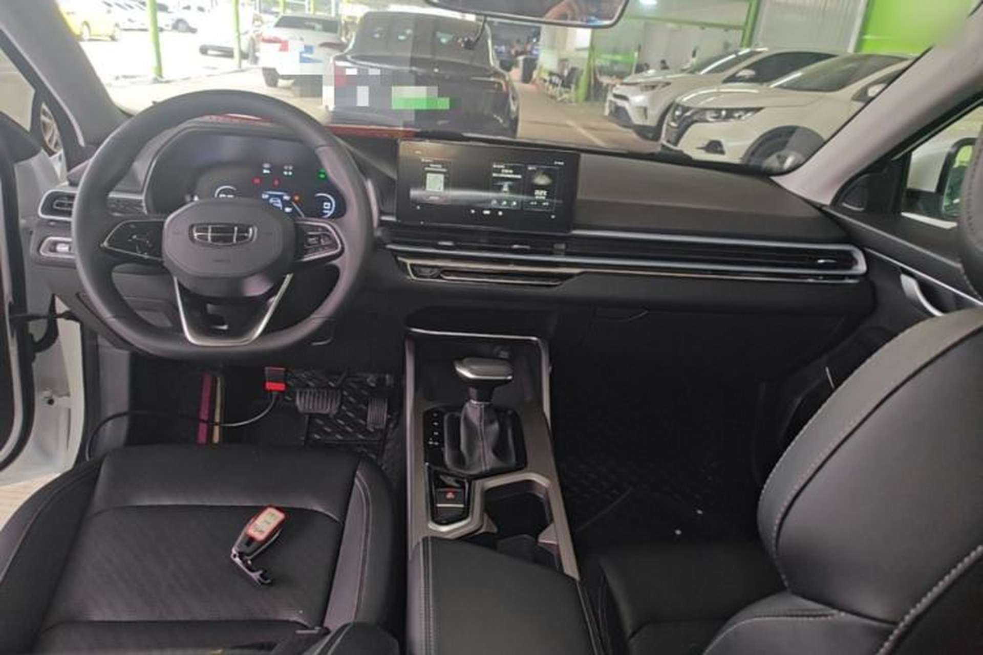 Used Geely Auto Emgrand 2022 4th Generation 1.5L CVT Elite Model Center Console
