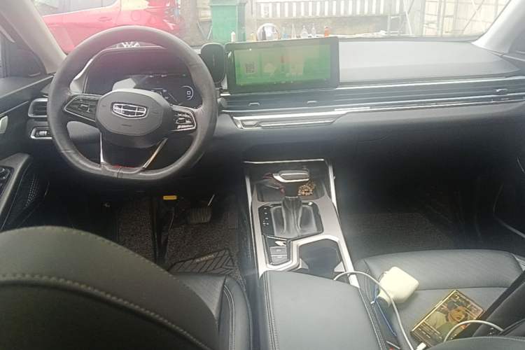 Used Geely Auto Emgrand 2022 4th Generation 1.5L CVT Luxury Model Center Console