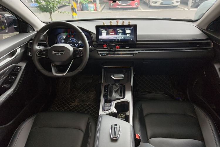 Used Geely Auto Emgrand 2022 4th Generation 1.5L CVT Luxury Model Center Console
