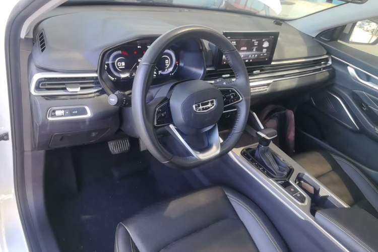 Used Geely Auto Emgrand 2022 4th Generation 1.5L CVT Luxury Model Center Console